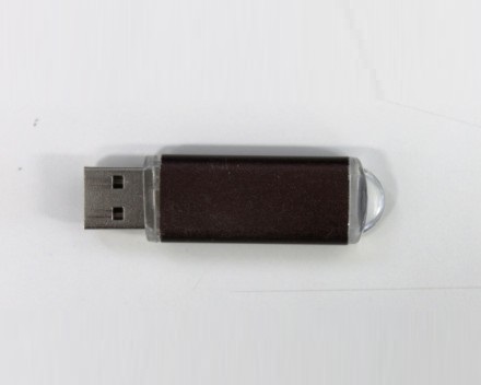 4GB USB メモリー